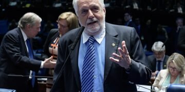 Wagner diz que cuidar do meio ambiente ‘não é questão de direita ou esquerda’