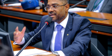 Deputado baiano propõe criação de delegacia nacional eletrônica de proteção animal