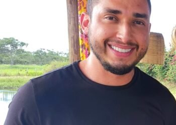 Prefeito de Conceição da Feira passa mal e é internado em UTI