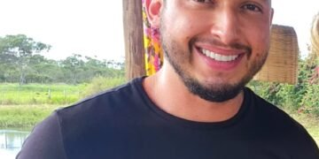 Prefeito de Conceição da Feira passa mal e é internado em UTI