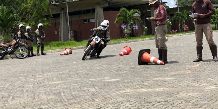 Águia e Asa Branca capacitam policiais em motopatrulhamento