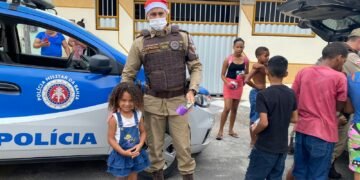 BCS e 64ª CIPM distribuem 500 brinquedos em Feira de Santana