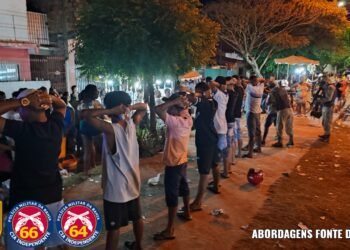PM encerra festa clandestina em Feira de Santana