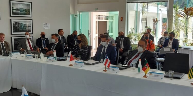 Aplicação da 3ª dose da vacina para policiais é discutida em 79º encontro do Consesp