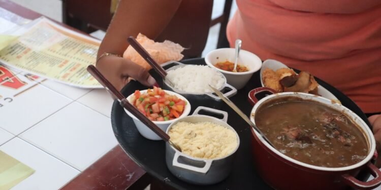 ‘Volume de serviços na Bahia cresce 2,3%’, comemora vice-governador João Leão