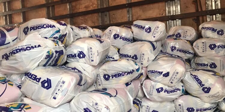 VLI entrega mais de 8 mil cestas básicas em quatro cidades na Bahia