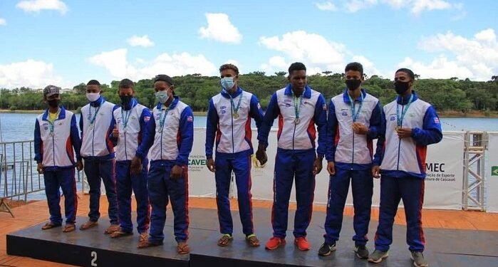 Angelo homenageia medalhistas baianos do Campeonato Brasileiro de Canoagem, Velocidade e Paracanoagem