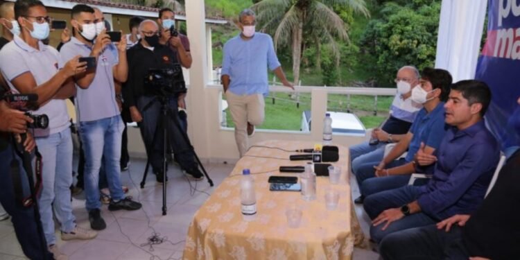 ACM Neto diz que, se for governador, vai valorizar servidores públicos: ‘Sem eles a gente não vai pra lugar nenhum’