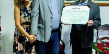 Senador Angelo Coronel entrega honraria à Divaldo Franco