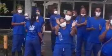 Terceirizados da empresa MR no Hospital Roberto Santos param por falta de pagamento e cobram da Sesab