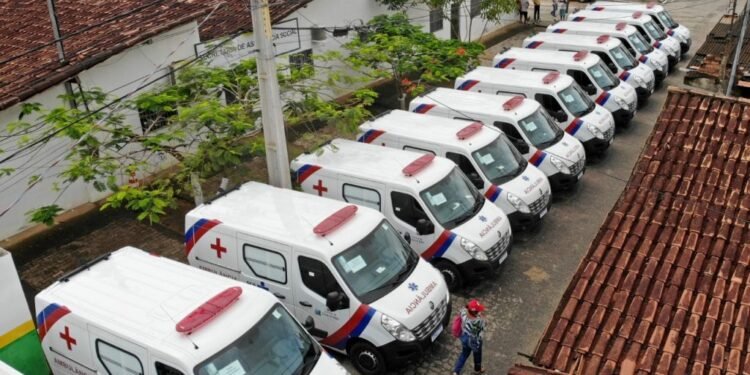 Cidades do extremo sul recebem 12 ambulâncias e reforço na vacinação