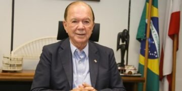 Vice-governador João Leão comemora aprovação do Orçamento 2022 na Alba