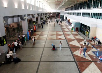 Governo do Estado e Prefeitura de Salvador iniciam testagem e vacinação contra a Covid-19 no aeroporto da capital