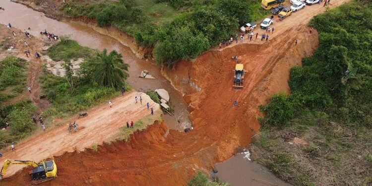 Mais 500 geladeiras são doadas para vítimas das chuvas na Bahia