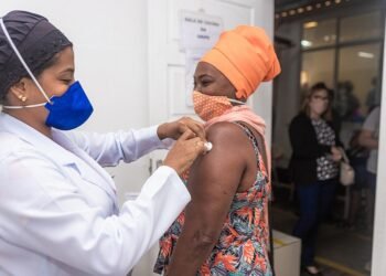 Prefeitura amplia número de postos com vacina da gripe em Salvador