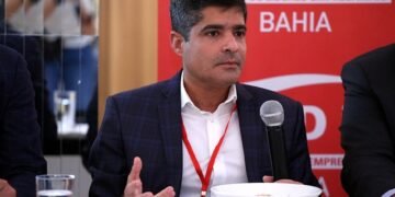 Neto pensa em planejamento regional e gestão descentralizada