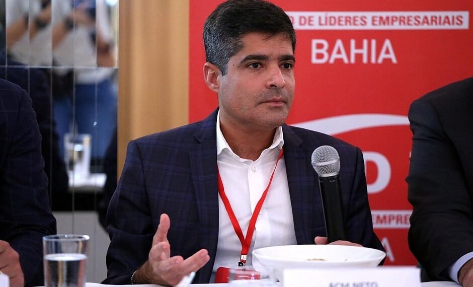 Neto pensa em planejamento regional e gestão descentralizada