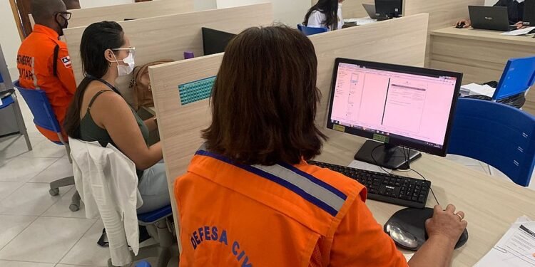 Defesa Civil da Bahia cadastra famílias atingidas pelas chuvas para recebimento de benefícios