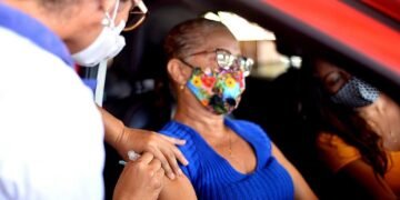 Com antecipação, veja quando você poderá tomar a 3ª dose da vacina em Salvador