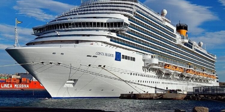 Maior navio já operado no Brasil pela Costa Cruzeiros chega essa semana em Salvador