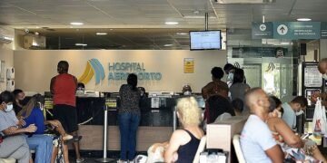 Equipes dos hospitais privados de Salvador recebem reforço; gripe fez demanda aumentar em 100%