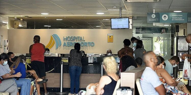 Equipes dos hospitais privados de Salvador recebem reforço; gripe fez demanda aumentar em 100%