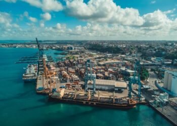 Porto de Salvador recebe última remessa de trilhos para o trecho II da Fiol