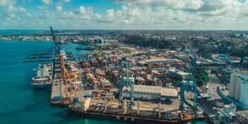 Porto de Salvador recebe última remessa de trilhos para o trecho II da Fiol