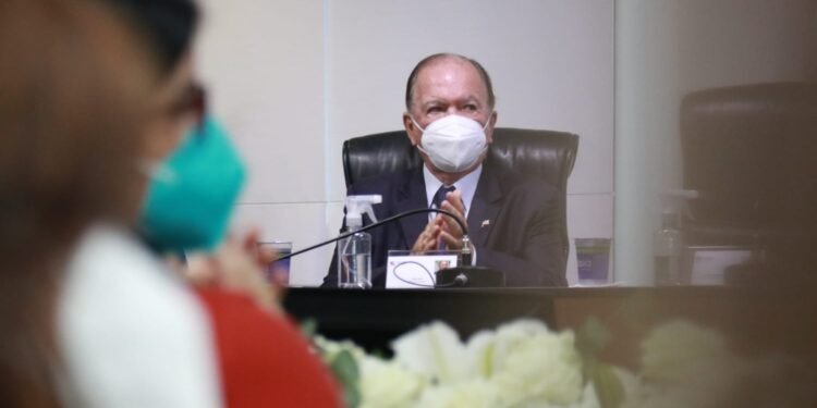 Vice-governador João Leão participa da cerimônia de posse da nova Mesa Diretora do TCE