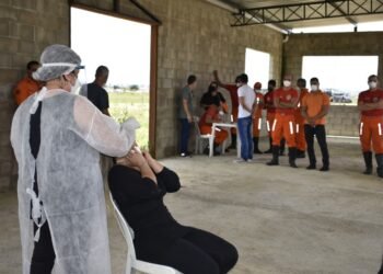 Bombeiros que atuam no extremo sul fazem testes de Covid-19