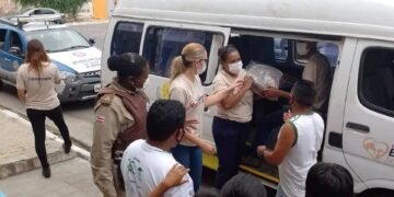 Centro de Equoterapia do 19° BPM entrega cestas básicas em Jequié