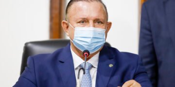 Adolfo Menezes se solidariza com famílias das vítimas da tragédia de Capitólio