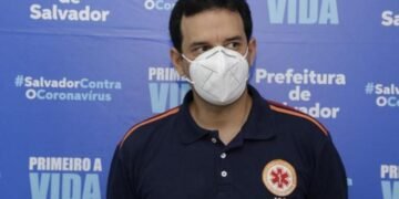 Apesar de atraso nacional na vacinação de crianças, Prates descarta postergar retorno às aulas