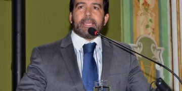Líder do governo na Câmara esclarece recomposição no IPTU da capital baiana