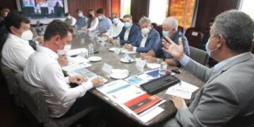 Após primeira reunião de 2022, Rui diz que cadastramento de desabrigados é prioridade