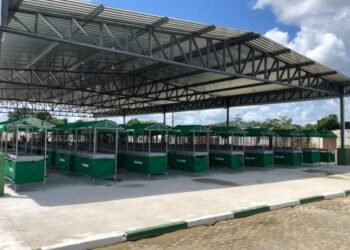 População de Camacã recebe feira livre requalificada pelo Governo do Estado