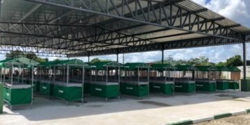 População de Camacã recebe feira livre requalificada pelo Governo do Estado