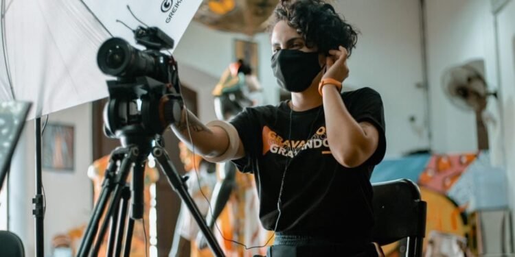 Projeto Película Colorida mapeia profissionais LGBTQIA+ que atuam na área do audiovisual em Salvador