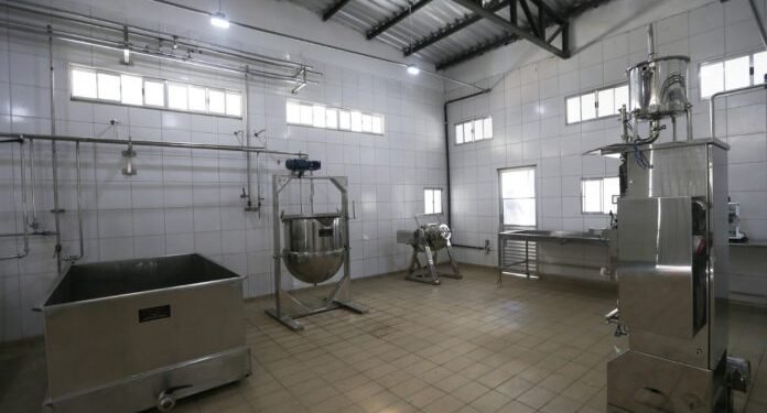 Agricultura familiar em Santa Bárbara ganha unidade de beneficiamento de leite