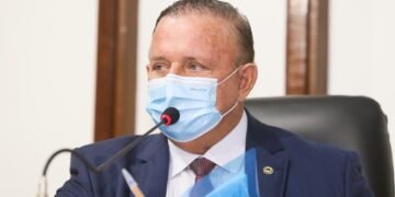 Adolfo Menezes anuncia abertura do ano legislativo para primeiro de fevereiro