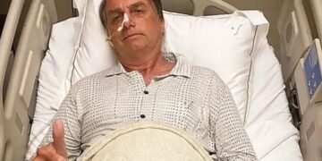 Bolsonaro deve ter alta nesta quarta-feira, diz Dr. Macedo