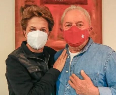 Lula e Dilma devem conversar sobre eleição em janeiro