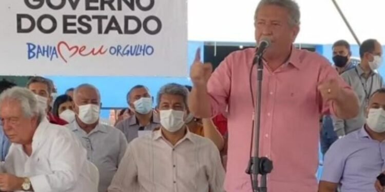 Em evento do governo, Caetano exclui Leão ao homenagear Rui, Wagner e Otto