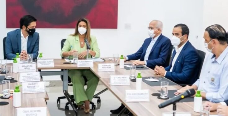 Bruno Reis participa de reunião sobre transporte público