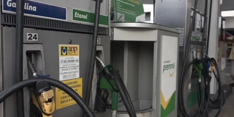 Petrobras anuncia aumento nos preços da gasolina e do diesel