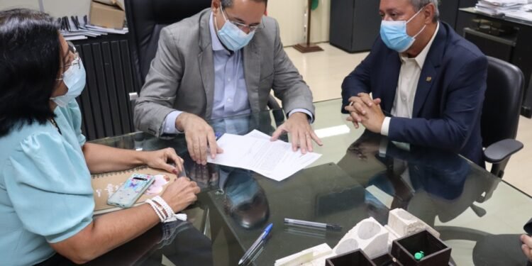 Assinado termo que visa agilizar o CIMATEC PARK