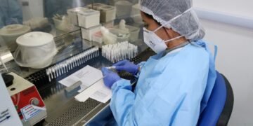 Variante Ômicron representa mais de 71% dos casos de coronavírus na Bahia