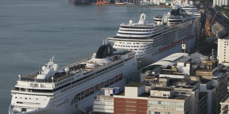 Após solicitação da Secretaria da Saúde da Bahia, Anvisa suspende navios de cruzeiro no litoral baiano