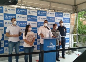 Escolas municipais não vão exigir comprovante de vacina contra covid-19