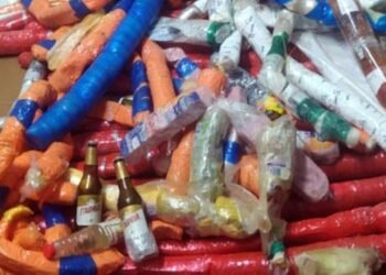 No flagra: presos tentam ‘contrabandear’ cerveja, chocolate e queijos em Mata Escura